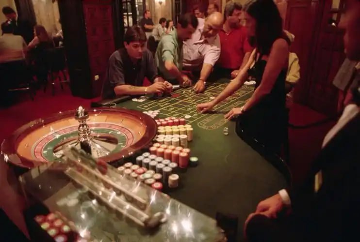Live Roulette Wheel HD ကင်မရာဖြင့် တိုက်ရိုက်ကြည့်ရှု
